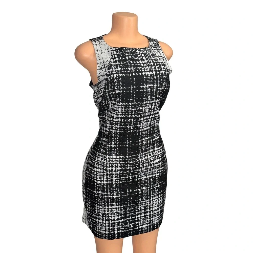 Banana Republic Black White Plaid Cutout Back Sheath Dress Petite 10P Sleeveless - Picture 4 of 8